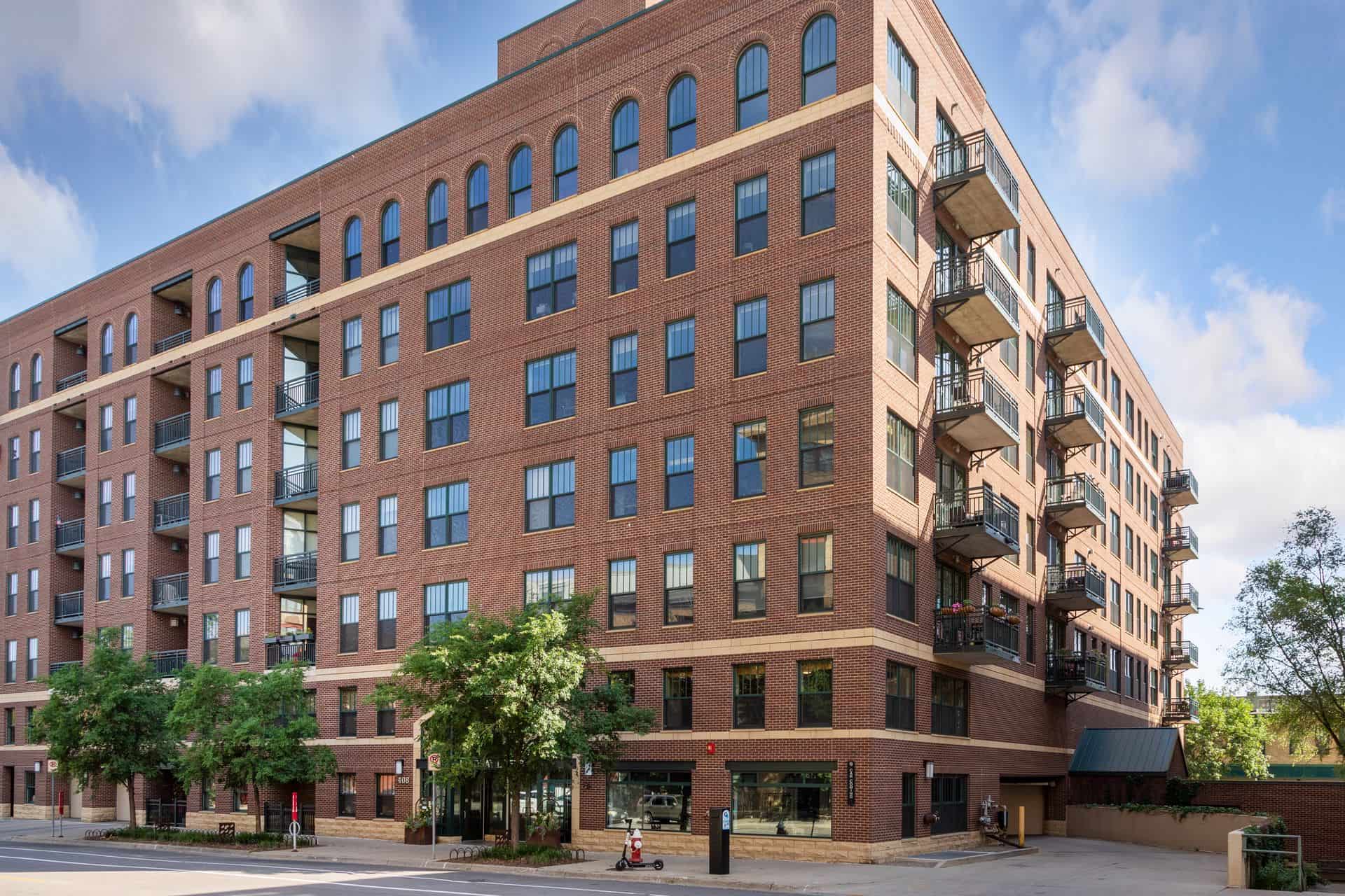 Lindsay Lofts Minneapolis, North Loop, Warehouse Conversion, Concrete Floors, Exposed Ductwork, Modern Amenities, Real Estate, The Advisors MPLS, Downtown Living, Luxury Units, Unique Atmosphere, Spacious Units, Top-Notch Amenities